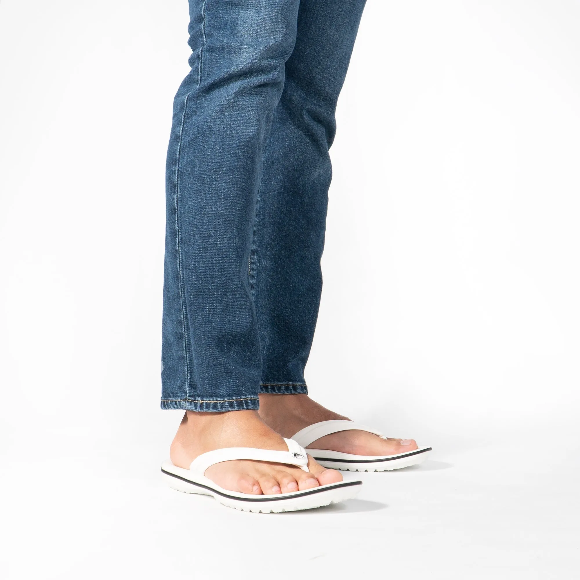 11033-100 CROCBAND FLIP Unisex Flip-Flops White